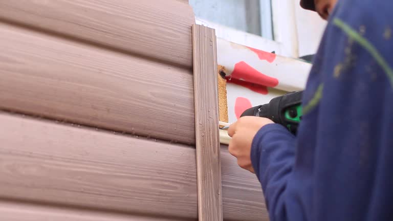 How To Choose The Right Materials for Your Siding Installation in 'Ogden, IA